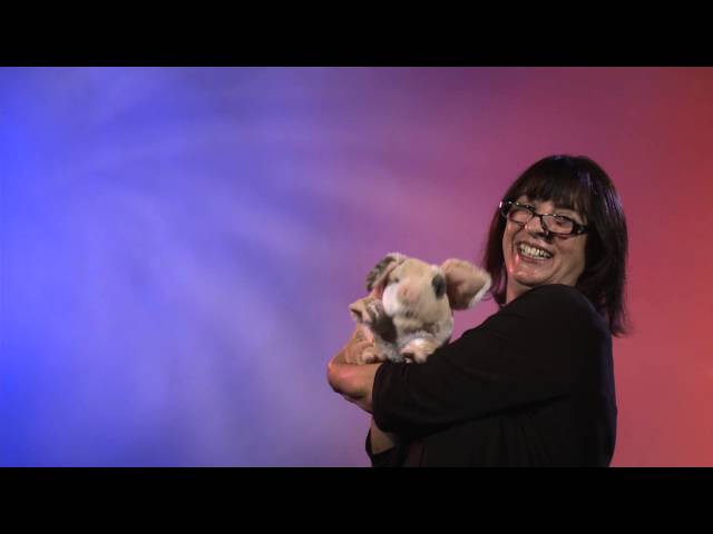 Video Teaser für Folkmanis® Grunting Pig Puppet Demo