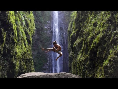 download lagu mp3 mp4 400 Ft Waterfall Maui, download lagu 400 Ft Waterfall Maui gratis, unduh video klip 400 Ft Waterfall Maui