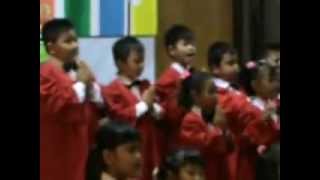 preview picture of video 'Graduation Happy Holly Kids Lumajang, 14 Juni 2013'