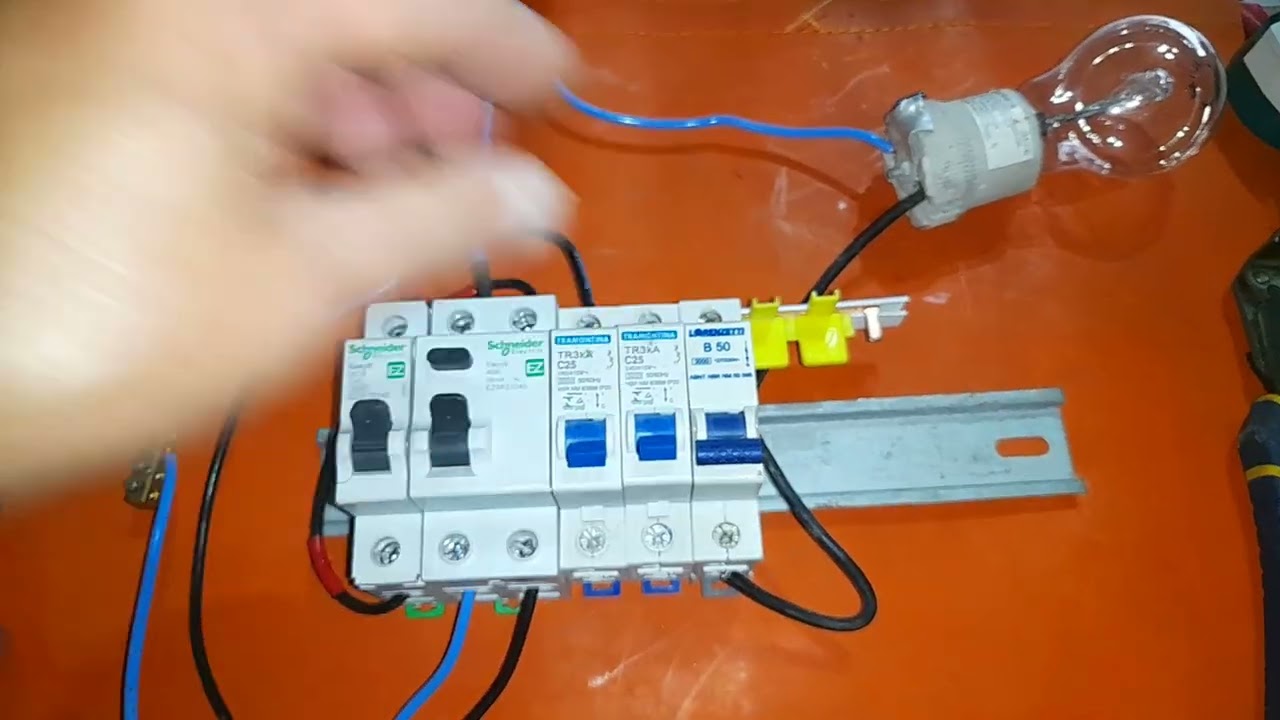 simulação quadro de distribuição monofasico com dr.
