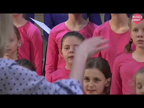 Girls’ Choir Canzona Murowana Goślina - Pokochaj wiosnę (by Grzegorz Miśkiewicz)