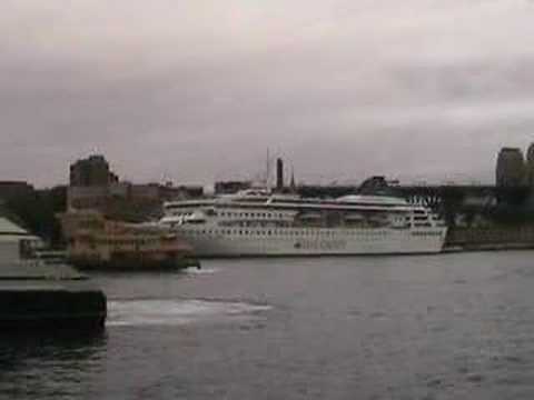 Thumbnail for Cruise ships in Sydney - Star Gemini