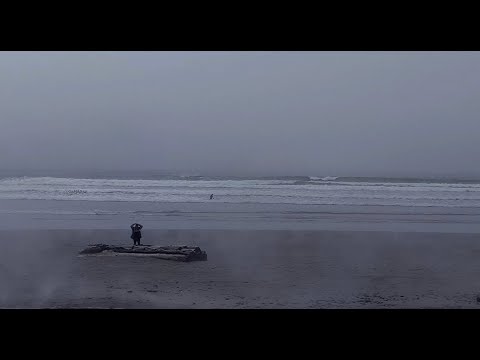 Beginner Longboard Surfing Tip: Paddling Out—Wait for a Lull