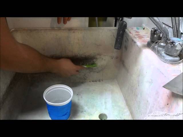 How do you get stains out of a fiberglass tub? Great