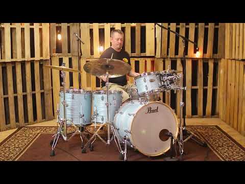 Pearl Session Studio Select Ice Blue Oyster Drum Set - 22, 10, 12, 14, 16