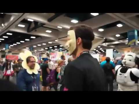 Ator de Superman disfarçado na Comic Con