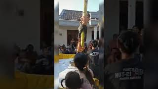 Download lagu Lucu Celana Melorot Saat Panjat Pinang #lomba #lomba17an #panjatpinang mp3 Download lagu Lucu Celana Melorot Saat Panjat Pinang #lomba #lomba17an #panjatpinang mp3