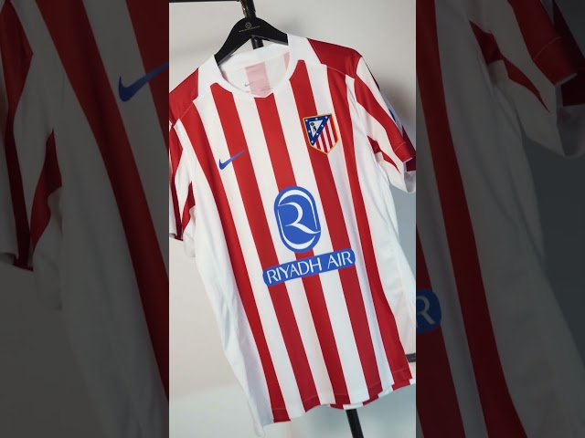 Vídeo relacionado con Balón Atlético de Madrid Grande Talla 5 Azul Escudo clásico Producto oficila tamaño