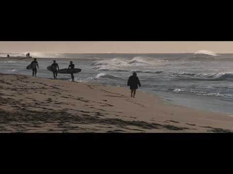 Onde divertenti è surf solidu à Wamberal