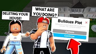 Building Our New Bloxburg Mansion Roblox Bloxburg Live Free Online Games - crazy fan hides in my bedroom roblox bloxburg roleplay