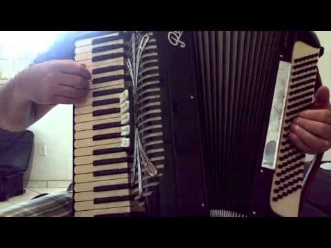 Acordeon aula semibreve primeira linha