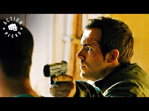 Ryan Reynold's Epic Fight Scene | Safe House