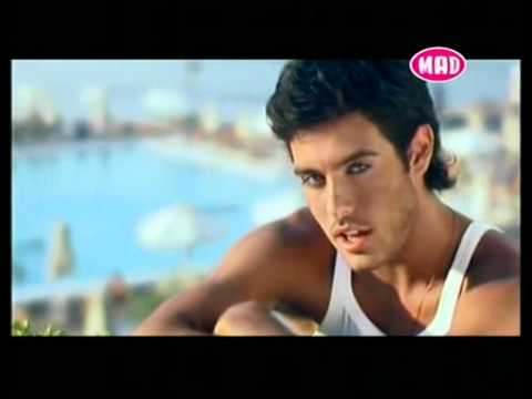 Kwstas Martakis - Thelw Epeigontos Diakopes [ Official Music Video ]