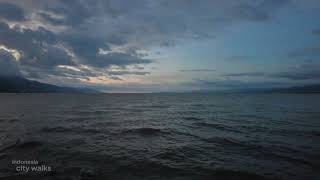 Download lagu Menikmati Senja di Pantai Talise, Palu Sulawesi Tengah - Motoran dari Jl. Dayodara mp3