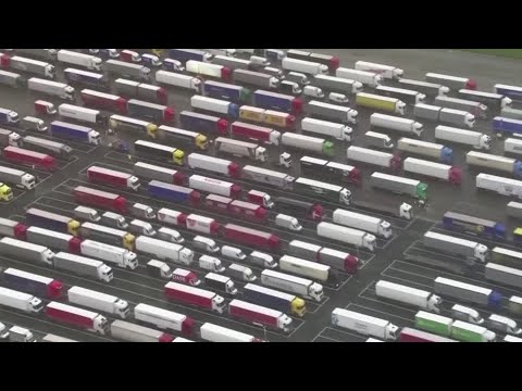 歐盟老大給孤立的英國拋出一條生命線 (EU bosses throw isolated Britain a lifeline)