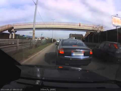 Megállt beszólni a bunkó autós