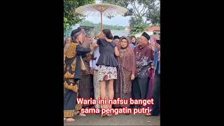 Download lagu This transvestite was so eager, rushing to hug the groom; his father immediately scolded him mp3 Download lagu This transvestite was so eager, rushing to hug the groom; his father immediately scolded him mp3