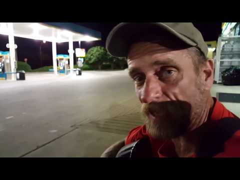 Бездомный парень рубит правду | В поисках смысла