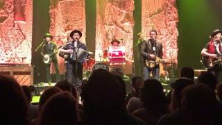 Old Crow Medicine Show - Rainy Day Women #12 & 35 @ The Vic in Chgo 6/8/17
