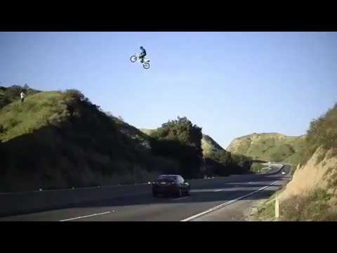 ((( OFFICIAL ))) Biggest Dirtbike Freeway Jump 60 freeway Kyle Katsandris