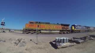 preview picture of video 'BNSF (with CSX Unit) Switching Drake, AZ'