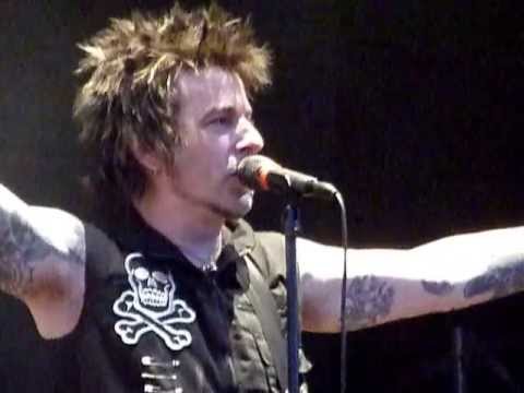 SKID ROW - Psycho Therapy (Rachel Bolan!) @Sweden Rock Festival [8.6.2013]