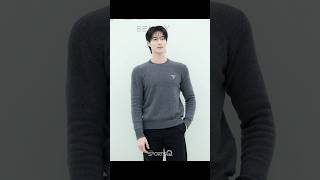 Download lagu Byeon Woo Seok at Prada Beauty Banana Lip Balm Photocall 😍 #byeonwooseok #pradabeauty #변우석 mp3