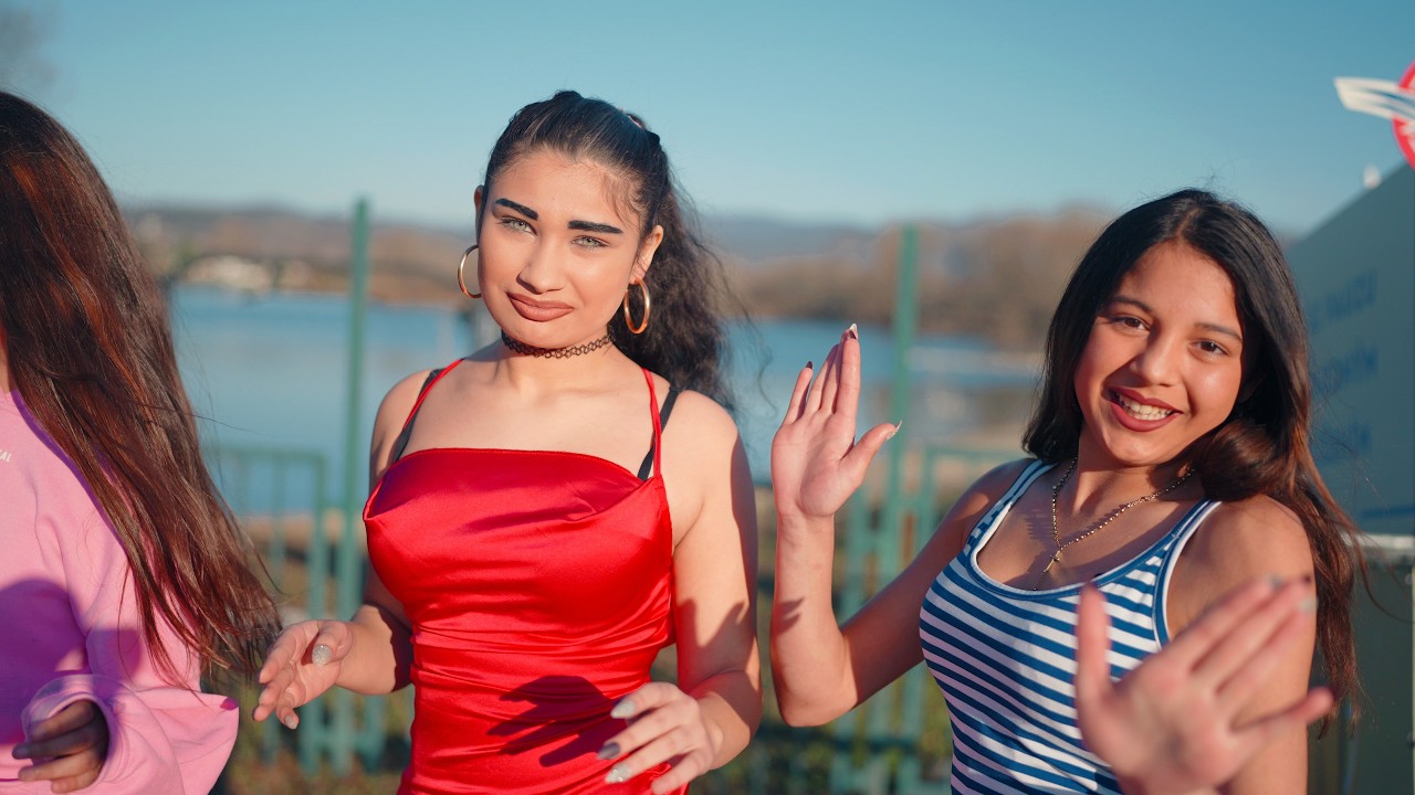 Cajenky - Tanecne cover video od Carolline Kmetova