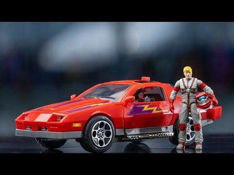 New Mask Thunderhawk Loyal Subjects in hand images by robdtoys preorder at Titan Toyz