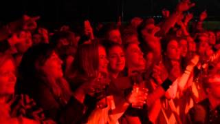 Candelas gyda Alys Williams – Llwytha&#39;r Gwn (Steddfod 2015)