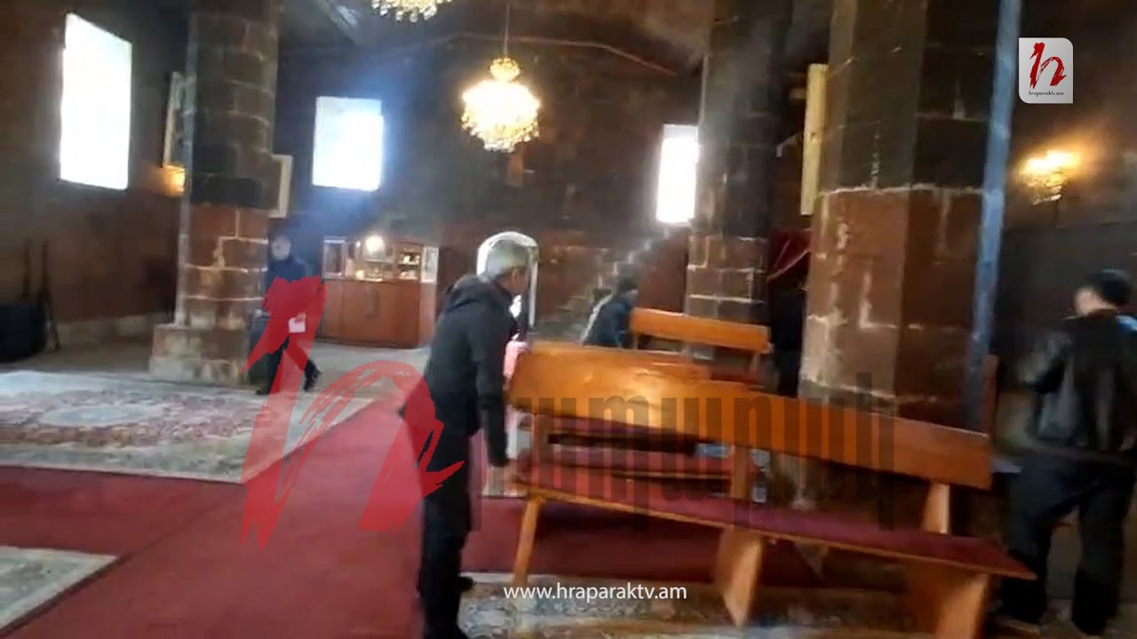 Թալինի եկեղեցուց հանում են նստարանները