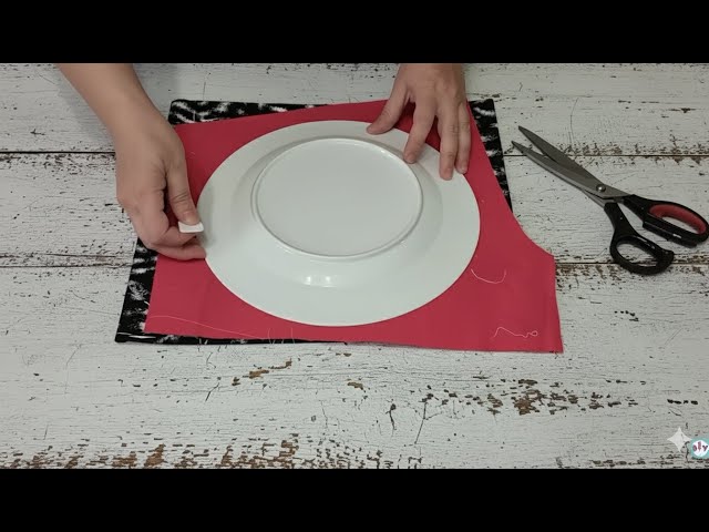 Vídeo relacionado con Cojín Personalizado Fútbol - Diseño Doble Cara con Relleno Incluido - Regalo Original Aficionados del Fútbol - Regalo Camiseta Equipo Fútbol - Apto para Lavadora (Betis, 35 x 35 cm)