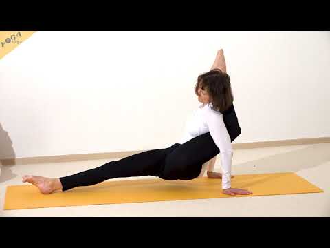 Krishna-Stellung mit Fuß hinter dem Kopf mit Hand am Fuß - Krishnasana - Yoga Asana Lexikon