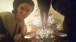 Fa la la la la la la la la