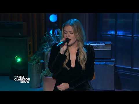 Kelly Clarkson - Low (Live on The Kelly Clarkson Show)