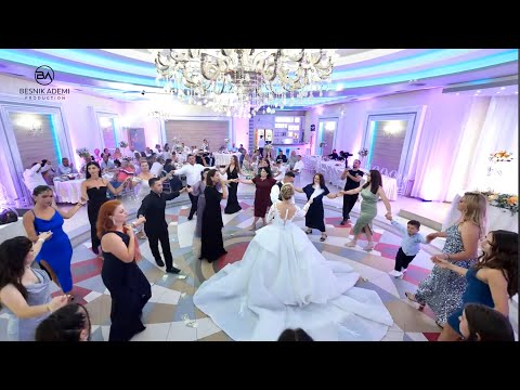 Familja Deliu hap Vallen e Pare Dasmes Alegri - Valbona Halili Live (Edi & Florida)