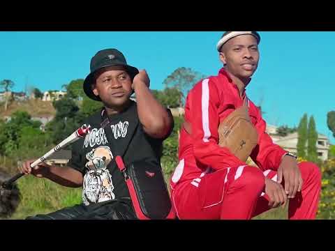 Manjongosi: Isitha Sikababa (Official Music Video) ft Imbongi Yasebukhosini 