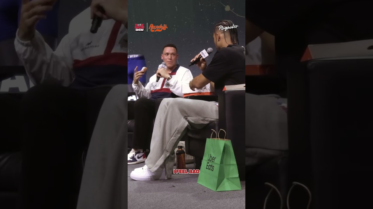 Josh Hart was feeding the crowd... literally 😆🍩