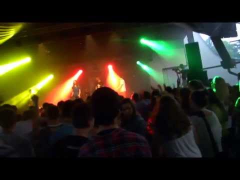 Strona B - Dwa jabłka na czereśni