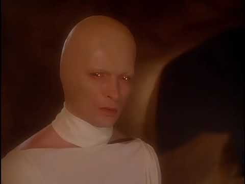 The Martian Chronicles/Las Crónicas Marcianas de Ray Bradbury, English audio, subtítulos en español