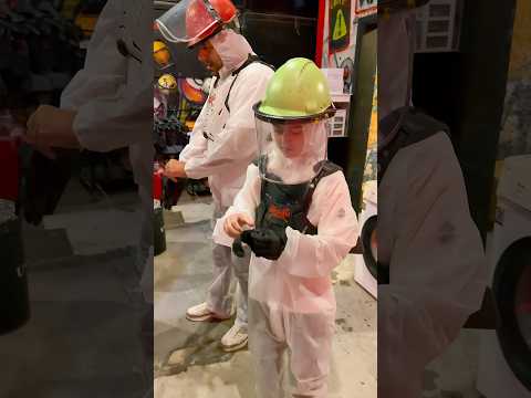 دخلنا مع خلودة على غرفة التحطيم في دبي 😱حطمنا وكسرنا كلشي بالغرفة😰