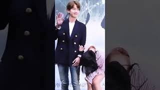 Download lagu Ketika Baekhyun ketemu Istrinya di dunia Nyata 😅 #exo #baekhyun #byunbaekhyun #z.hera #moonlovers mp3 Download lagu Ketika Baekhyun ketemu Istrinya di dunia Nyata 😅 #exo #baekhyun #byunbaekhyun #z.hera #moonlovers mp3