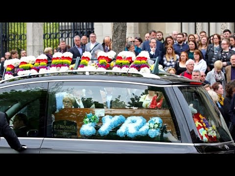 Bewegende Trauerfeier für nordirische Journalistin Lyra McKee