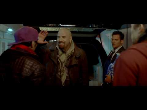 John Travolta vs teppisti cinesi