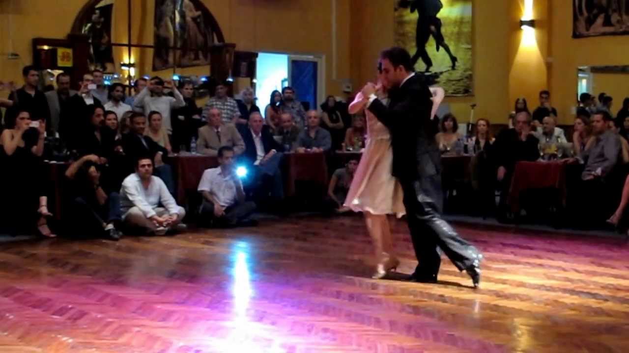 Utku Küley y Ece Somer - Nido Gaucho - 1/3 Salon Canning