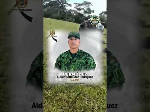 Soldado carga a su compañero mu3rt0 tras ataque con Drones por la guerrilla del ELN en Tibú