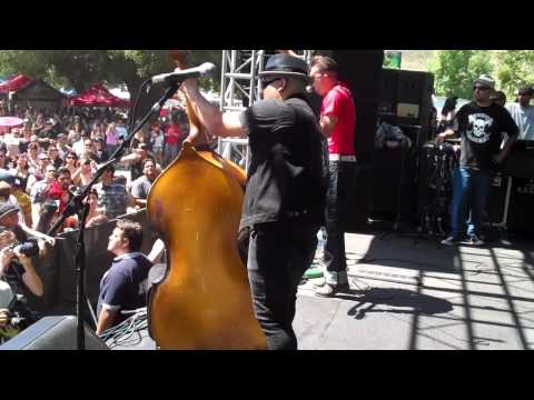 Three Bad Jacks- Crazy in the Head at the Hootenanny 2011