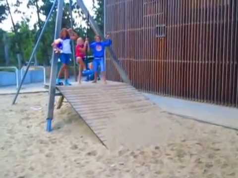 Pharell Williams ~ Happy-Song Crea en Fun De Panne ~ Kazou Antwerpen/Kazou rmt