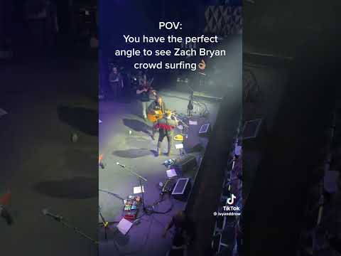 This isa legendary view of #zachbryan  #countrymusic #viral #concert #trendingshorts #viral #fyp