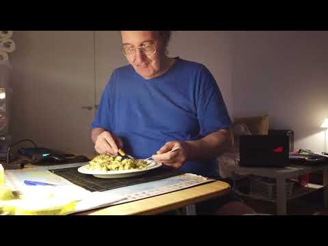 MongoTV_13117 - ENGLISH VLOG - Friday 6 PM - Eating Pasta With Pesto - 9.529 Video To Go
